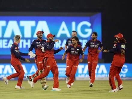 ఆర్సీబీ ఆటగాళ్లు..