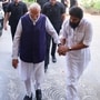 <p>ఏపీ ఉప ముఖ్యమంత్రి, జనసేన అధినేత పవన్ కళ్యాణ్ నివాసానికి ప్రధానమంత్రి నరేంద్ర మోదీ వెళ్లారు. పవన్ కళ్యాణ్ ఆరోగ్యంపై ఆరా తీసి ఆయనను పరామర్శించారు. </p>