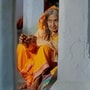 মহিলাদের বয়সকালে হাড় মজবুত রাখতে কী কী করা উচিত? কিছু টিপস একনজরে