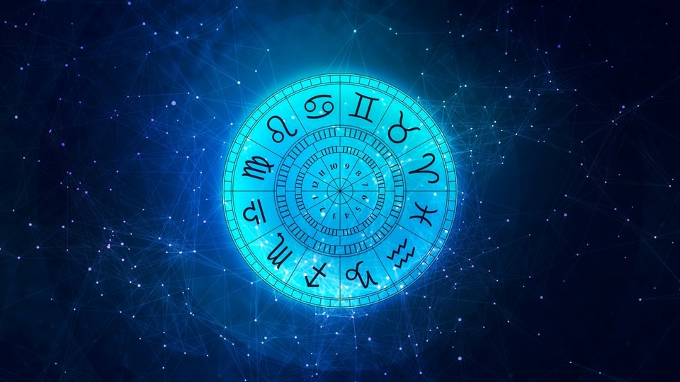 <p>2026, మే 15న ఉదయం 6:28 గంటలకు వృషభ రాశిలోకి సూర్యుడు ప్రవేశించి , జూన్ 15 వరకు అక్కడే ఉంటాడు. ఈ గ్రహ సంచారం కొన్ని రాశుల వారికి అనుకూల ప్రభావాలను, మరికొన్నింటికి ప్రతికూల ప్రభావాలను కలిగిస్తుంది. ఈ పోస్ట్‌లో, సూర్యుని రాశి మార్పు వల్ల ఏ రాశుల వారు ఎక్కువగా ప్రయోజనం పొందుతారో తెలుసుకుందాం.</p>