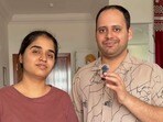 బెంగళూరులో జీవన శైలి వ్యయం గురించి వివరిస్తున్న దంపతులు