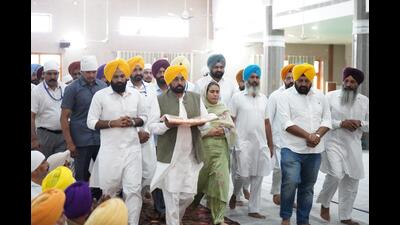 The Punjab chief minister was in Sangrur, where he joined the congregation at Sangrur’s Gurdwara Jyotisar Sahib to offer prayers and express gratitude for getting the opportunity to enact the Jaagat Jot Sri Guru Granth Sahib Satkar (Amendment) Act 2026. (HT) The Punjab chief minister was in Sangrur, where he joined the congregation at Sangrur’s Gurdwara Jyotisar Sahib to offer prayers and express gratitude for getting the opportunity to enact the Jaagat Jot Sri Guru Granth Sahib Satkar (Amendment) Act 2026. (HT)