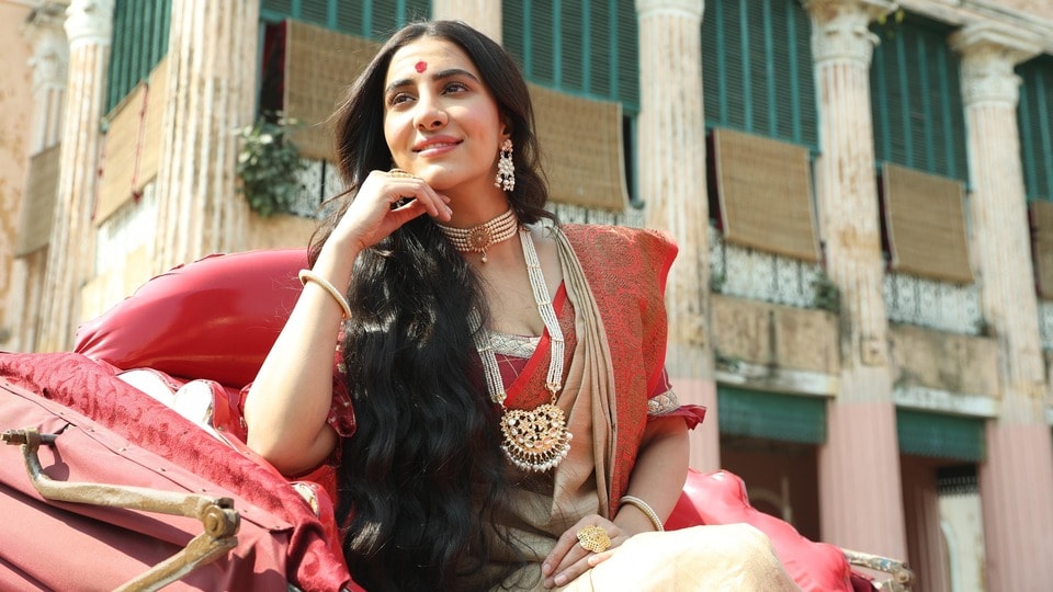 নাম বদলে ফেললেন রুক্মিণী মৈত্র।