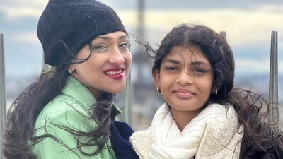 ঋতুপর্ণার সঙ্গে তাঁর মেয়ে ঋষণা।