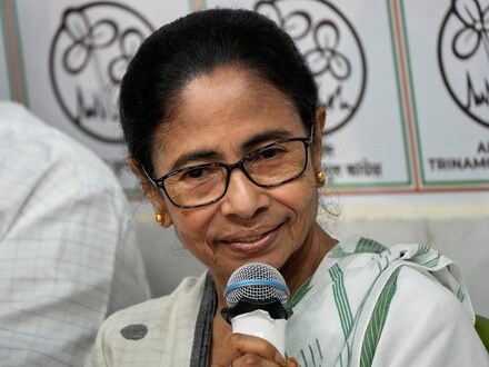 বিধানসভা নির্বাচনে ৩১টি জয়ের ব্যবধান এসআইআরে বাদ পড়া ভোটারদের থেকে কম। এই আবহে এহেন আসনগুলি নিয়ে সুপ্রিম কোর্টের দ্বারস্থ তৃণমূল কংগ্রেস।