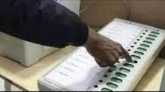 Major political parties are yet to announce candidates for all 50 wards for the Mohali civic body, leaving aspirants uncertain. (HT File)