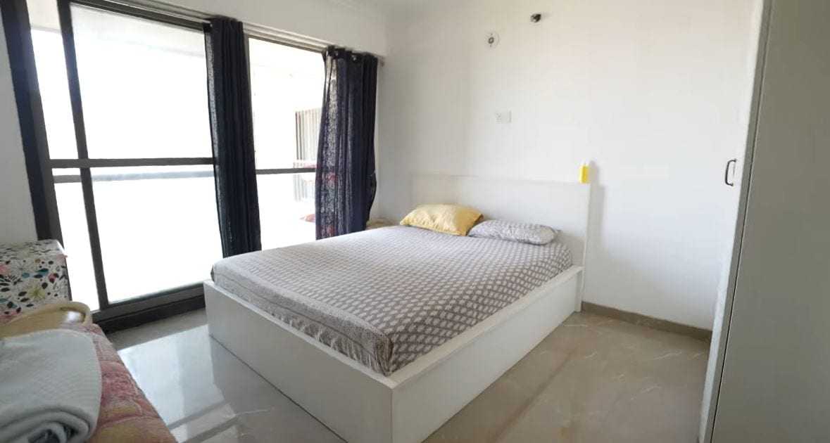 His bedroom followed a simple and clutter-free aesthetic with soft tones. (Youtube/@@FarahKhanK) His bedroom followed a simple and clutter-free aesthetic with soft tones. (Youtube/@@FarahKhanK)