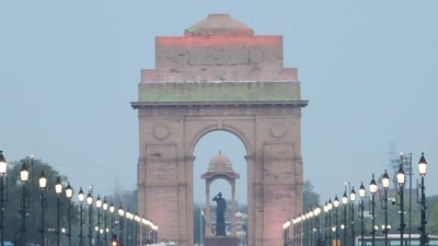 Delhi weather today: The city recorded a 24-hour average AQIof 153 (moderate zone) at 4pm on Monday, slightly up from 119 (moderate) the previous day, as per CPCB. (ANI) Delhi weather today: The city recorded a 24-hour average AQIof 153 (moderate zone) at 4pm on Monday, slightly up from 119 (moderate) the previous day, as per CPCB. (ANI)