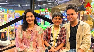 রাহুল ও প্রিয়াঙ্কার সঙ্গে সহজ। রাহুল ও প্রিয়াঙ্কার সঙ্গে সহজ।