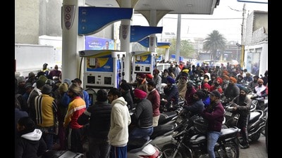 Speaking to the media, PPDA president Dhruv Ruparel said there is no restriction on fuel supply and no shortage situation in Pune. (FILE) Speaking to the media, PPDA president Dhruv Ruparel said there is no restriction on fuel supply and no shortage situation in Pune. (FILE)
