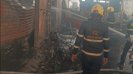 Massive fire engulfs godown; no casualties reported