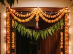 Vastu: సింహద్వారం వద్ద ఇవి ఉన్నాయా? అయితే లక్ష్మీదేవి మీ ఇంట్లోకి రాదు!(pinterest)