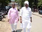 Mayor Ashok Kumar Tiwari walks his way to his VNN office from his residence on Thursday. (HT)