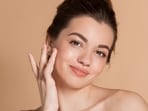 I tried these 5 face serums on my sensitive skin and here is what I like(Adobe Stock)