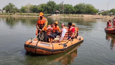 A simulated scenario of heavy rainfall and waterlogging was created at both the sites and mock rescue and relief operation were carried out at the Basai Pond. (HT)
