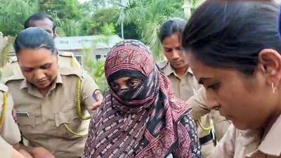 Nashik [Maharashtra], May 11 (ANI): The accused Nida Khan appears before the Nashik Road Court in connection with the ongoing Tata Consultancy Services (TCS) case, in Nashik on Monday. The court has remanded a fourteen-day judicial custody. (ANI Video Grab) (ANI Video Grab)