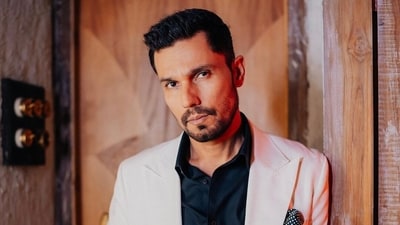 Randeep Hooda talks about leaks from film sets. Randeep Hooda talks about leaks from film sets.