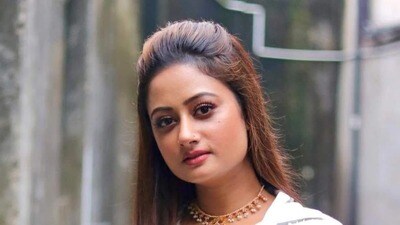 মায়ের মৃত্যুবার্ষিকীতে আবেগপ্রবণ তন্বী