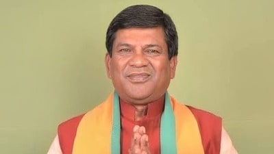 প্রথমবার ভোটে দাঁড়িয়েই জয়!উত্তরবঙ্গের MLA রথীন বসুকে BJP বেছে নিল স্পিকার পদে প্রথমবার ভোটে দাঁড়িয়েই জয়!উত্তরবঙ্গের MLA রথীন বসুকে BJP বেছে নিল স্পিকার পদে