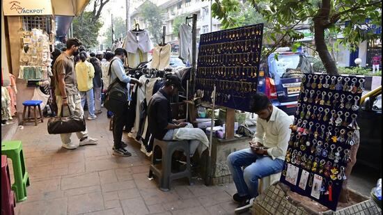 Mumbai, India - Feb. 6, 2025: Hawkers at Colaba Causway, in Mumbai, India, on Thursday, February 6, 2025. (Photo by Anshuman Poyrekar/ Hindustan Times) (Hindustan Times)