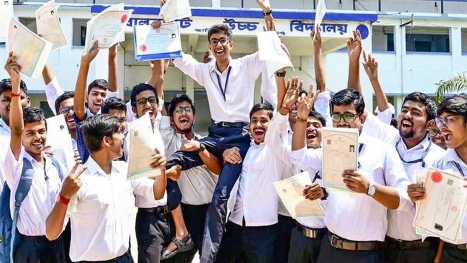 উচ্চ মাধ্যমিকের মান উন্নয়নে বিশেষ পদক্ষেপ সংসদের (সৌজন্যে টুইটার)