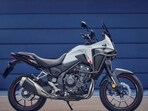 Honda NX500 has received the E-Clutch technology, which makes riding easier for new riders, by automatically shifting gears without the intervention of the clutch lever.