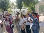 Lucknow University students stage protest (HT)