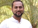 Goa Congress leader Ketan Bhatikar dies of snakebite. 