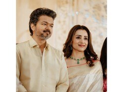 Trisha Vijay: దళపతిని అడిగినట్లు చెప్పండి: అభిమాని సడెన్ షాక్.. సిగ్గు పడిన త్రిష.. వీడియో వైరల్