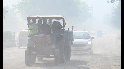 The action comes after the board issued notices to over 58 sites in Gurugram and 217 sites in Manesar last week. (HT) The action comes after the board issued notices to over 58 sites in Gurugram and 217 sites in Manesar last week. (HT)