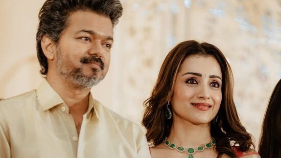 Trisha Vijay: దళపతిని అడిగినట్లు చెప్పండి: అభిమాని సడెన్ షాక్.. సిగ్గు పడిన త్రిష.. వీడియో వైరల్