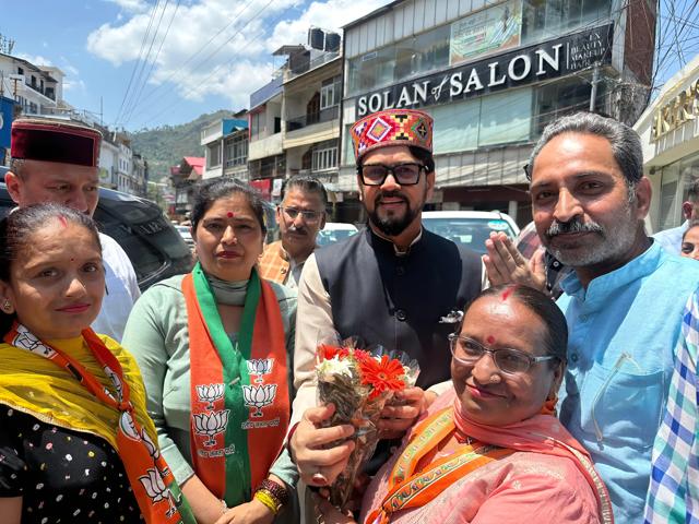 BJP MP from Hamirpur, Anurag Thakur, during poll campaign in Solan on Friday. (HT Photo) BJP MP from Hamirpur, Anurag Thakur, during poll campaign in Solan on Friday. (HT Photo)