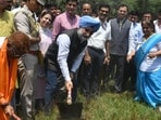 Lieutenant Governor Taranjit Singh Sandhu at District Park, Paschim Vihar, on Saturday. (HT Photo)