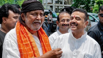 ‘শুভেন্দুর চেয়ে ভালো মুখ্যমন্ত্রী আর কেউ হতেই পারে না’, মহাগুরুর দরবারে নয়া CM (Saikat Paul) ‘শুভেন্দুর চেয়ে ভালো মুখ্যমন্ত্রী আর কেউ হতেই পারে না’, মহাগুরুর দরবারে নয়া CM (Saikat Paul)