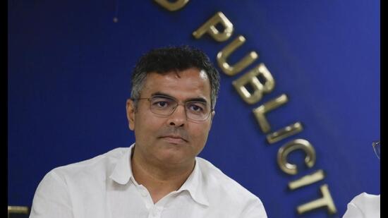 The minister directed officials to complete critical portions of the project before the onset of the monsoon to provide immediate relief to residents. (RAJ K RAJ /HT PHOTO)