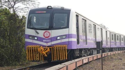 ২০২৫ এর ২৮ জুলাই কবি সুভাষ মেট্রো স্টেশনের পিলারে ফাটল দেখা দিয়েছিল। (ছবিটি প্রতীকী, সৌজন্যে Metro Railways) ২০২৫ এর ২৮ জুলাই কবি সুভাষ মেট্রো স্টেশনের পিলারে ফাটল দেখা দিয়েছিল। (ছবিটি প্রতীকী, সৌজন্যে Metro Railways)