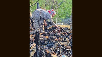 Fire officials said no casualties were reported, while the exact cause of the blaze is yet to be ascertained. (HT Photo) Fire officials said no casualties were reported, while the exact cause of the blaze is yet to be ascertained. (HT Photo)