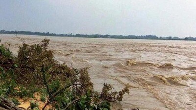 রিজভি দাবি করেন, নীতীশ কুমার নাকি এই ফারাক্কা বাঁধ ভেঙে দেওয়ার কথা বলেছিলেন। রিজভি দাবি করেন, নীতীশ কুমার নাকি এই ফারাক্কা বাঁধ ভেঙে দেওয়ার কথা বলেছিলেন।
