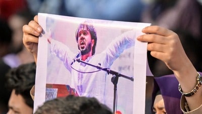‘ভারতের তাঁবেদারি করে..’, হাদির বোনের হুঁশিয়ারি তারেকদের, ইউনুসদের নিয়ে বললেন…
