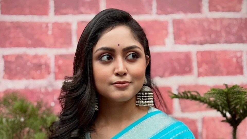 এবার নতুন চরিত্রে দেখতে পাওয়া যাবে ঐশীকে