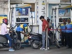 పెట్రోల్​, డీజిల్​ ధరలు పెరుగుతాయా?(Hindustan Times)