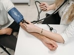 Dr Verma highlights key lifestyle adjustments to control blood pressure naturally.
(Pexel)