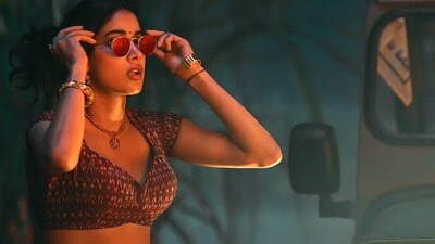 Janhvi Kapoor: పెద్ద రౌడీ డైరెక్టర్.. పైకి కనిపించేంత అమాయకుడు కాడు.. నాతో అలా చేయించాడు: బుచ్చిబాబుపై జాన్వీ కామెంట్స్