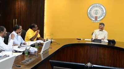 సీఎం చంద్రబాబు సమీక్ష సీఎం చంద్రబాబు సమీక్ష