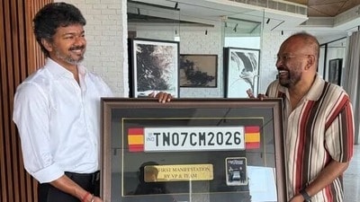 বিজয়ের সঙ্গে দেখা করলেন ‘গোট’ পরিচালক