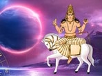 <p>ప్రేమ, సౌందర్యం, సంబంధాలు, విలాసాలు, ఆర్థిక వ్యవహారాలకు అధిపతి అయిన శుక్ర గ్రహం, 2026 మే 19న కర్కాటకంలోకి ప్రవేశించింది. శుక్ర గ్రహం జూన్ 13 వరకు ఈ రాశిలోనే కొనసాగనుంది. ఈ కాలం, కొన్ని నిర్దిష్ట రాశులకు చెందిన వ్యక్తులకు అద్భుతమైన ప్రయోజనాలను చేకూర్చే అవకాశం ఉంది. , శుక్ర గ్రహం కర్కాటక రాశిలోకి ప్రవేశించడం వల్ల ఏయే రాశుల వారు అదృష్టాన్ని సొంతం చేసుకోనున్నారో మనం తెలుసుకుందాం.</p>
