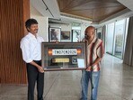 గోట్ కల నిజమైంది- దళపతి విజయ్‌కు కారు నెంబర్ ప్లేట్ గిఫ్ట్ ఇచ్చిన డైరెక్టర్ వెంకట్ ప్రభు- ఎందుకో తెలుసా?
