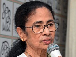 পুরসভার মেয়র এবং মেয়র পারিষদদের উদ্দেশে মমতার বার্তা, 'কলকাতা পুরসভায় এখনও আমরাই ক্ষমতায়'।
