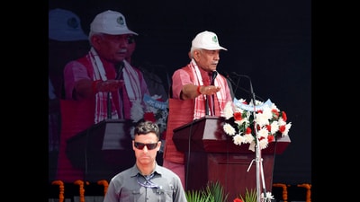 Lieutenant governor of Jammu and Kashmir Manoj Sinha takes an oath while addressing the public gathering during the 'Padyatra' under the 'Drug-Free J&K' campaign, in Pulwama on Tuesday. (ANI Photo)) Lieutenant governor of Jammu and Kashmir Manoj Sinha takes an oath while addressing the public gathering during the 'Padyatra' under the 'Drug-Free J&K' campaign, in Pulwama on Tuesday. (ANI Photo))