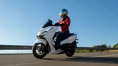 The Suzuki Burgman 150 looks more premium than the Burgman Street that is sold in India. The Suzuki Burgman 150 looks more premium than the Burgman Street that is sold in India.